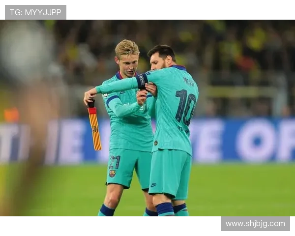 新赛季足球战术趋势与明星球员表现分析值得关注 新赛季足球战术趋势与明星球员表现分析值得关注