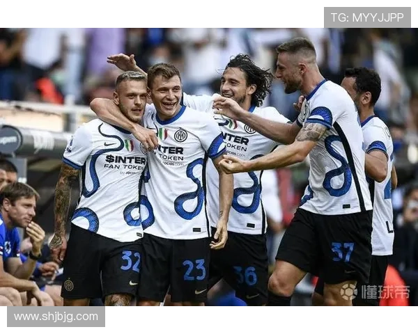 波兰队服焕新上阵，展现状态回暖与团队斗志