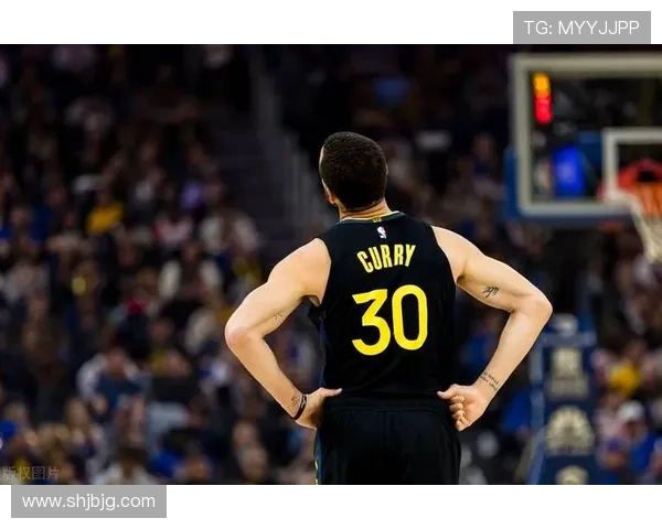 克莱更主动无球跑位为库里提升三分命中