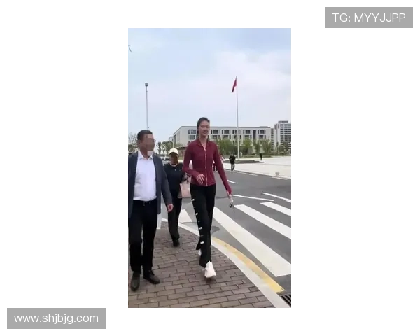 张常宁球场外的豪宅曝光，邻居都说她生活得有点不像普通人了！